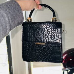 Aldo - Vintage Elegant Black Crocodile Embossed Top Handle Handbag.